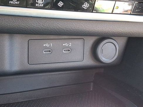 Used 2025 Nissan Rogue SV FWD image 28