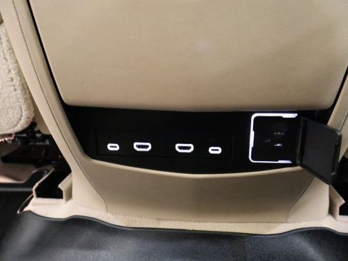 Used 2021 Cadillac Escalade Premium Luxury w/ LPO, Illumination Package AWD/4WD image 67