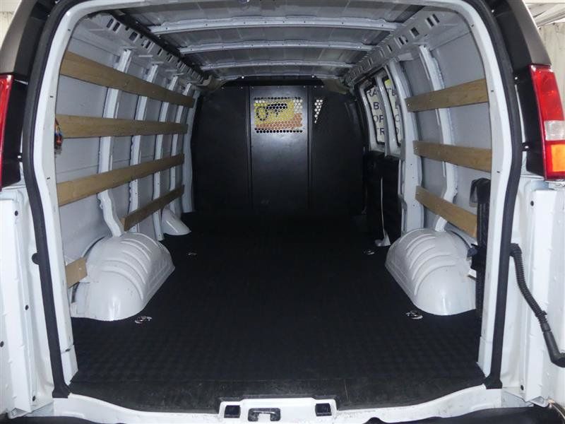 Used 2024 GMC Savana 2500 w/ Driver Convenience Package RWD image 4