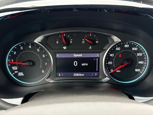 Used 2023 Chevrolet Traverse LT image 12