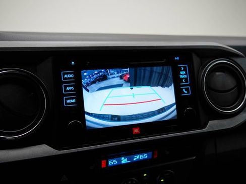 Used 2019 Toyota Tacoma TRD Sport AWD/4WD image 21
