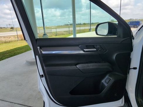 Used 2025 GMC Terrain Elevation w/ Elevation Premium Package image 11