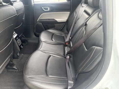 Used 2024 Jeep Compass Limited image 17
