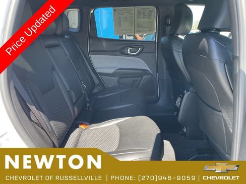 Used 2025 Jeep Compass Latitude AWD/4WD image 31