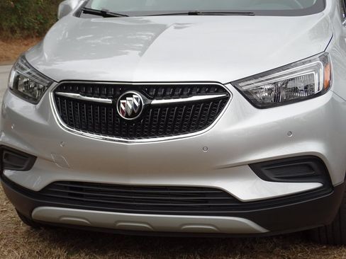 Used 2022 Buick Encore Preferred w/ Safety Package II image 25