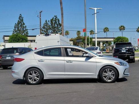 Used 2017 Hyundai Elantra SE FWD image 31