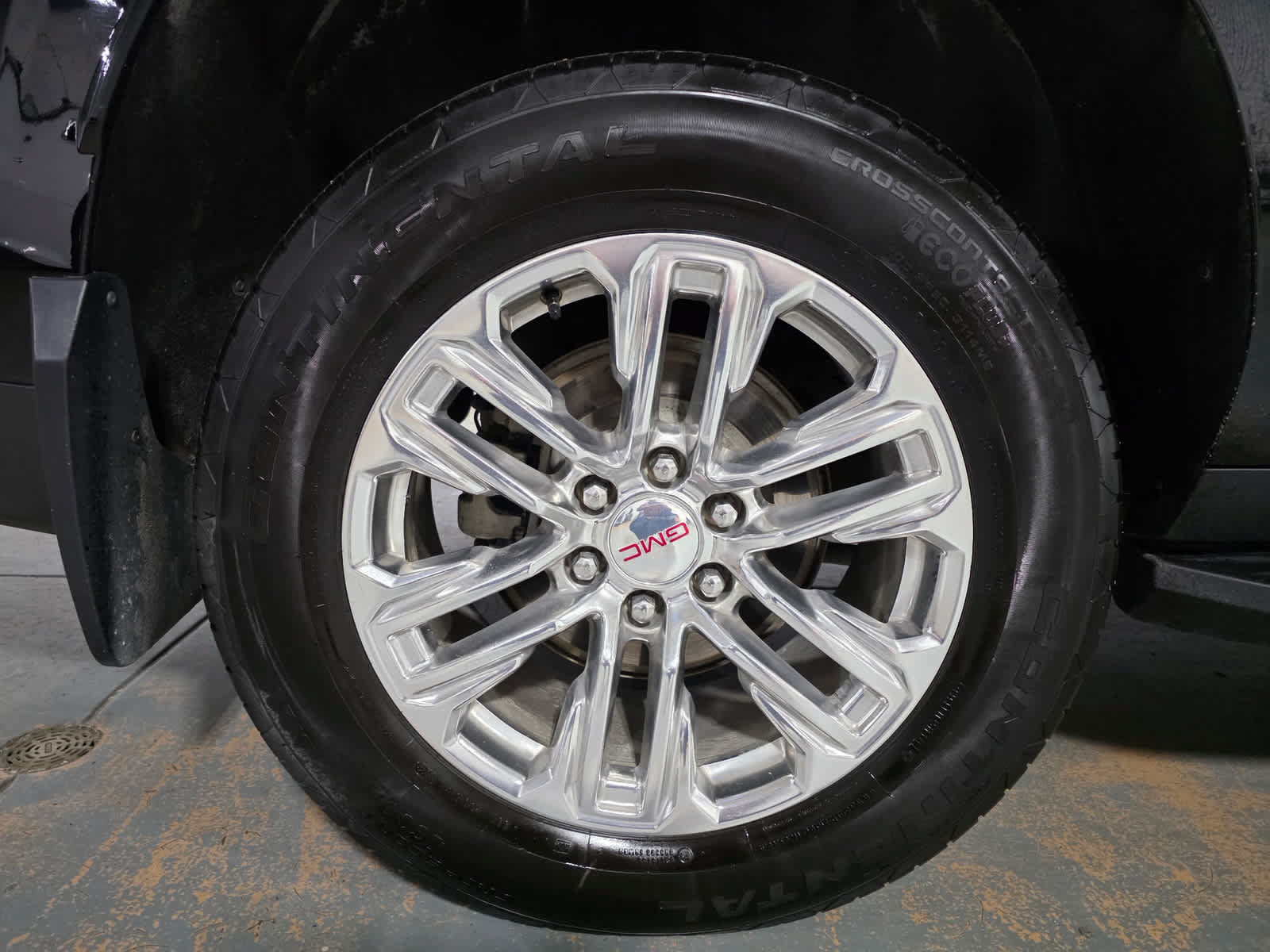 Used 2023 GMC Yukon XL SLT AWD/4WD image 9