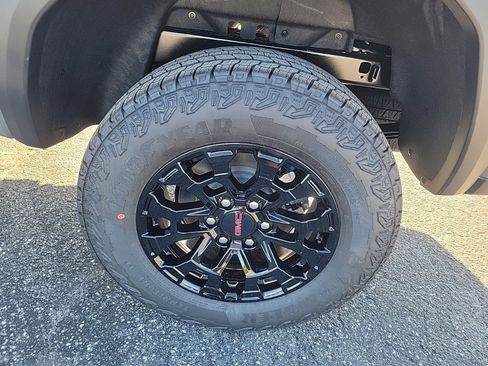 New 2026 GMC Canyon Elevation w/ Convenience Package image 8