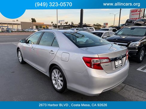 Used 2014 Toyota Camry XLE image 6