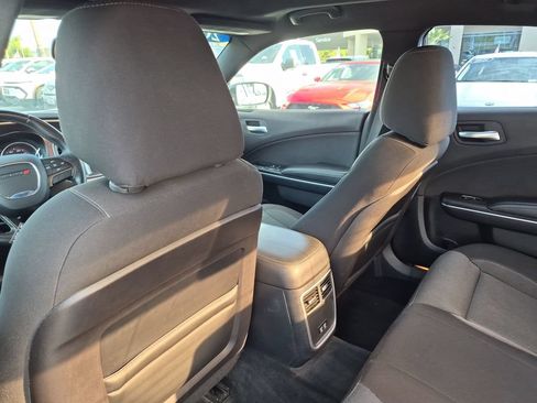Used 2015 Dodge Charger SE w/ Power Sunroof Group RWD image 27
