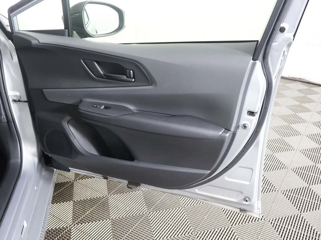 Used 2025 Toyota Prius LE FWD image 22