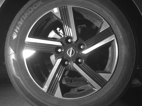 Used 2025 Nissan Sentra SV FWD image 15
