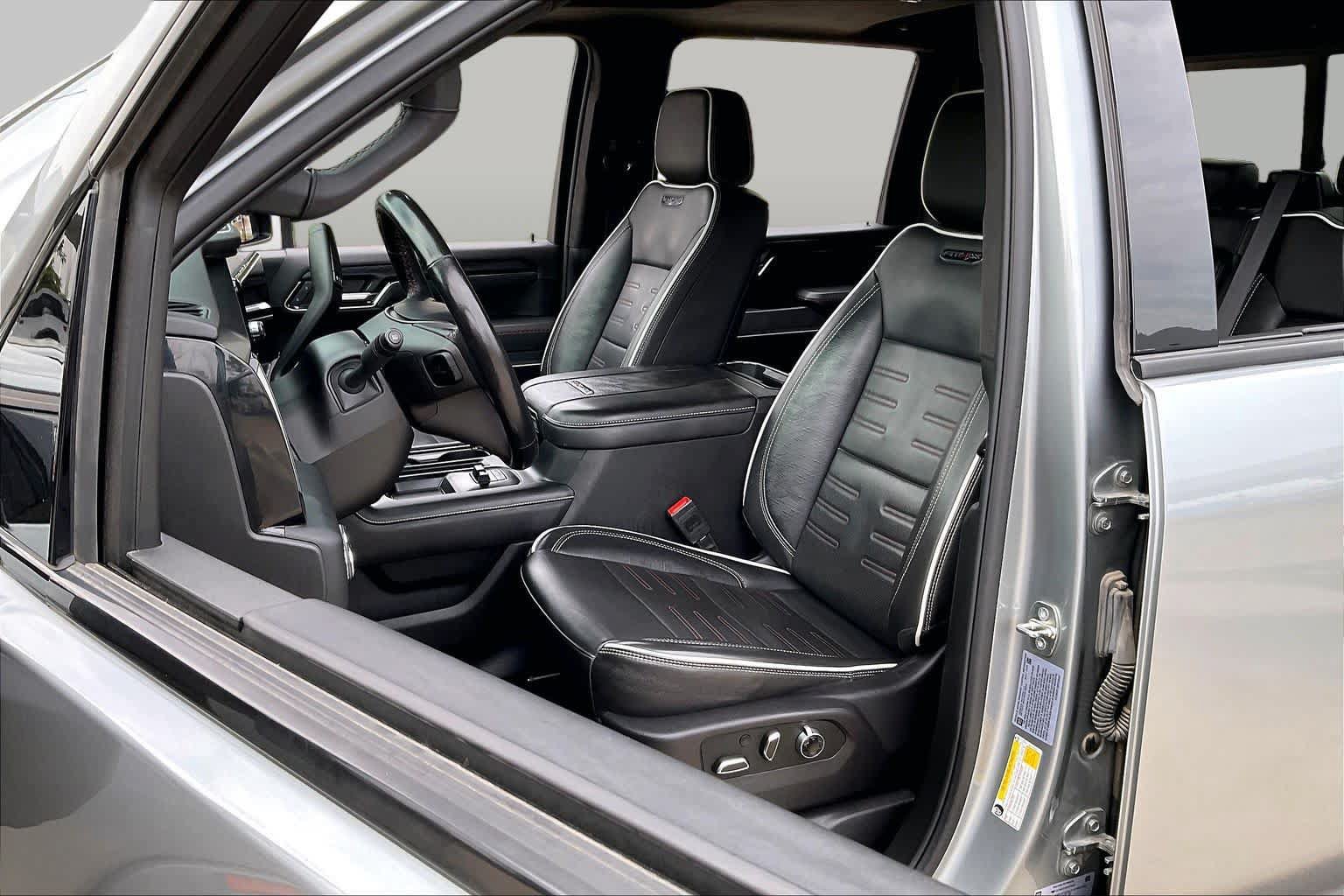 Used 2024 GMC Sierra 2500 AT4X AWD/4WD image 8