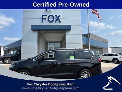 Certified 2021 Chrysler Pacifica Touring-L w/ Uconnect Theater Family Group