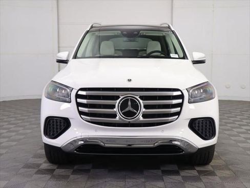 New 2026 Mercedes-Benz GLS 450 4MATIC image 2