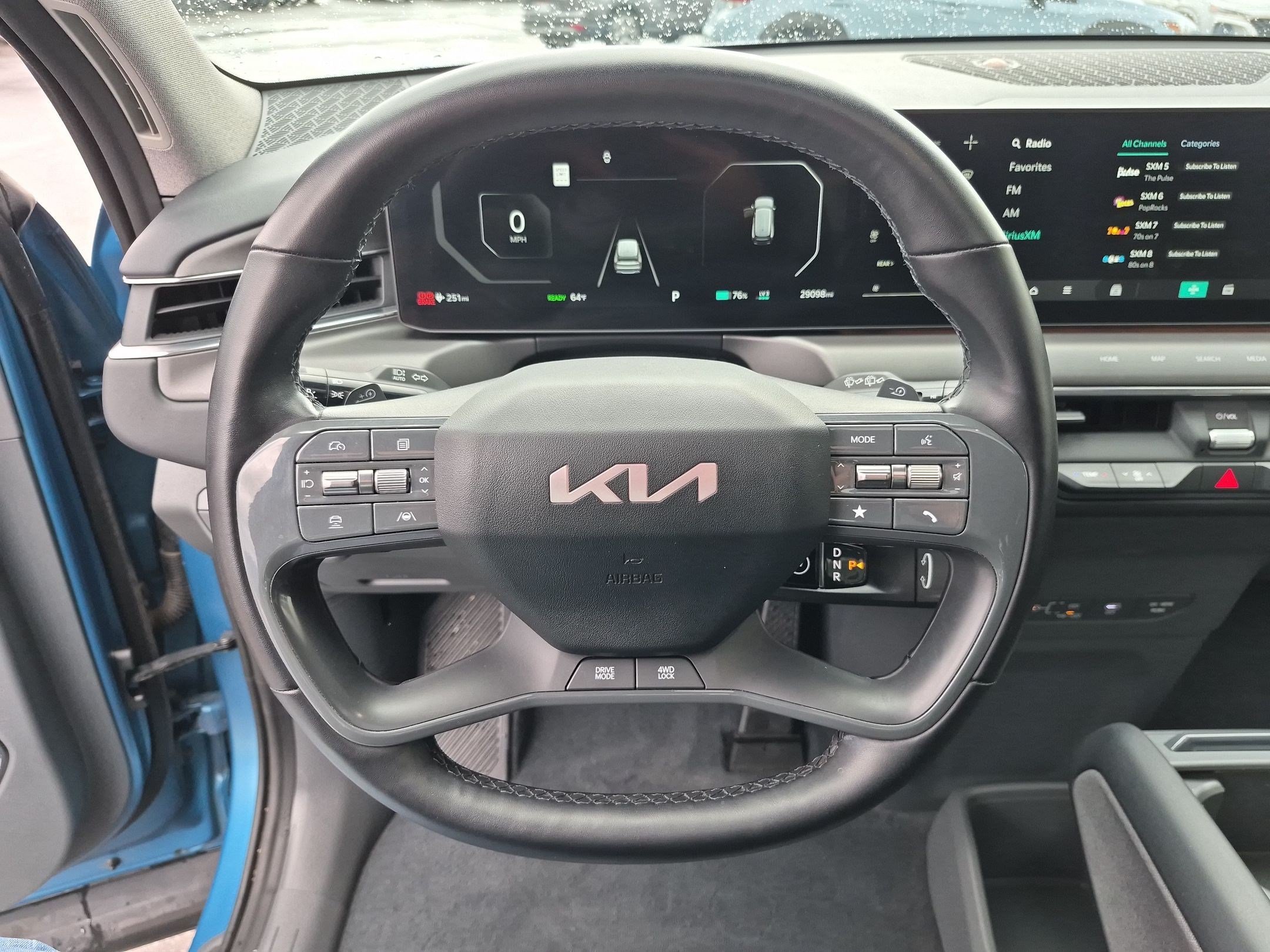 Used 2024 Kia EV9 Land w/ Towing Package AWD/4WD image 20