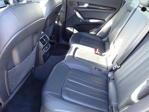 Used 2019 Audi Q5 2.0T Premium w/ Convenience Package image 10