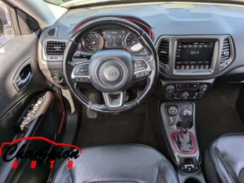 Used 2020 Jeep Compass Trailhawk AWD/4WD image 19