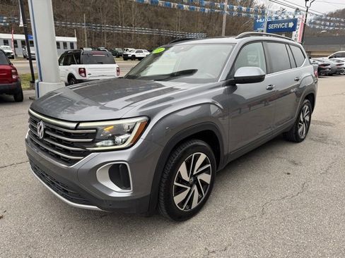 Used 2024 Volkswagen Atlas SE image 4