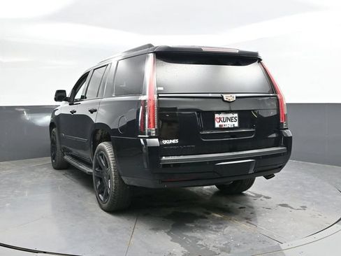 Used 2017 Cadillac Escalade Luxury AWD/4WD image 11