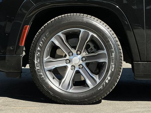 Used 2022 Jeep Grand Wagoneer Series I w/ Flexible Seating Group AWD/4WD image 26