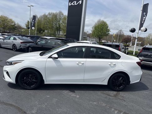 Used 2023 Kia Forte LXS w/ LXS Technology Package FWD image 2