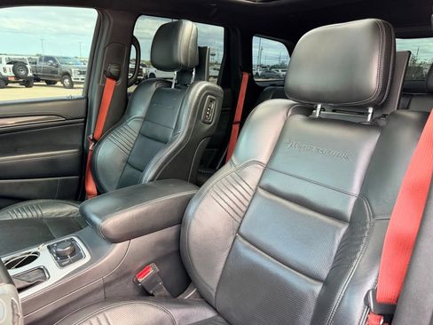 Used 2018 Jeep Grand Cherokee Trackhawk AWD/4WD image 36
