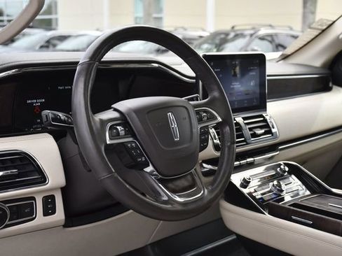 Used 2020 Lincoln Navigator L Reserve w/ Luxury Package AWD/4WD image 22