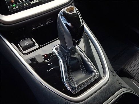 Used 2025 Subaru Outback Premium image 15