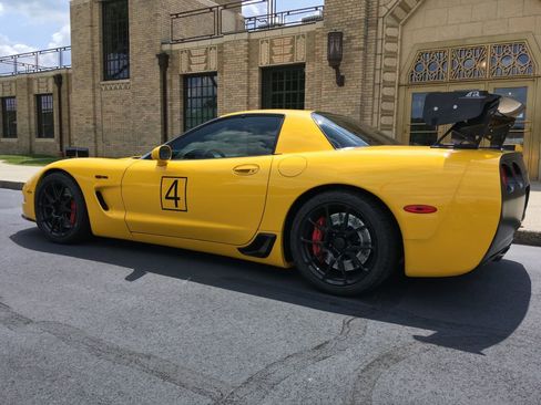 Used 2002 Chevrolet Corvette Z06 w/ Memory Pkg image 7