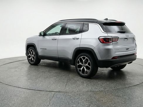 Used 2025 Jeep Compass Limited image 6