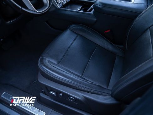 Used 2021 GMC Yukon XL Denali w/ Denali Premium Package image 33