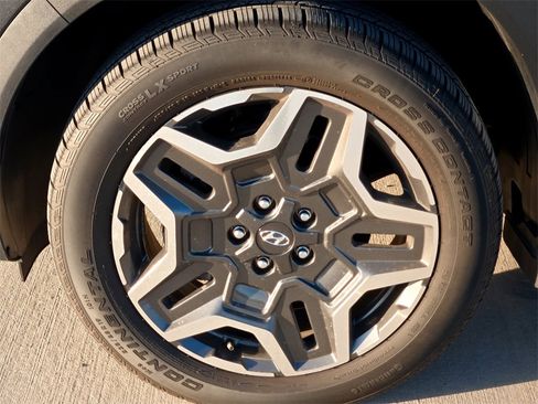 Used 2023 Hyundai Santa Fe Limited image 9