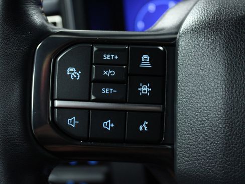 Used 2023 Ford F350 Platinum image 20