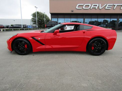 Used 2017 Chevrolet Corvette Stingray Coupe w/ 3LT Preferred Equipment Group RWD image 8