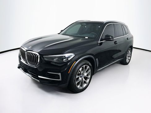Used 2022 BMW X5 xDrive40i AWD/4WD image 3