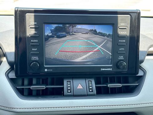 Used 2021 Toyota RAV4 XLE Premium image 11