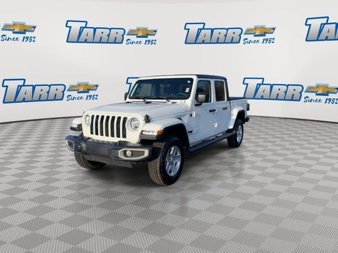 Used 2023 Jeep Gladiator Sport image 4