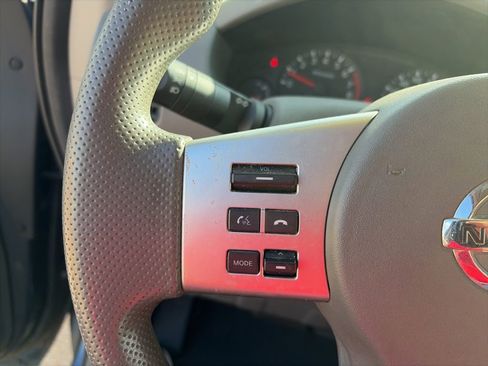 Used 2015 Nissan Frontier SV image 12
