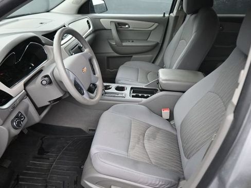 Used 2017 Chevrolet Traverse LS AWD/4WD image 21