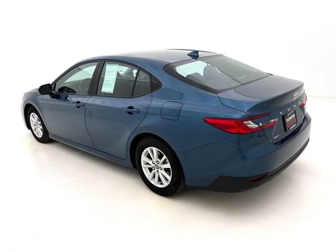 Used 2025 Toyota Camry LE FWD image 9