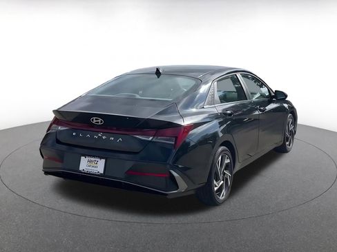 Used 2025 Hyundai Elantra SEL image 14