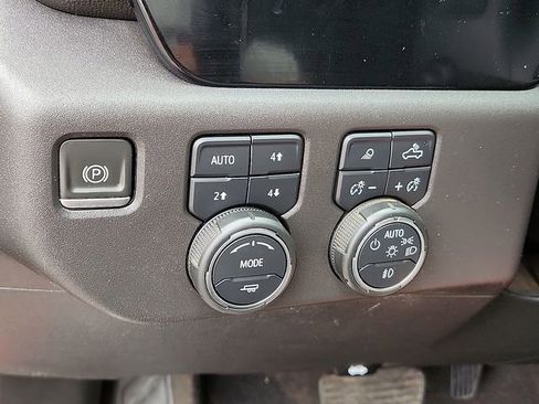 Certified 2024 Chevrolet Silverado 1500 LTZ w/ LTZ Convenience Package II AWD/4WD image 17