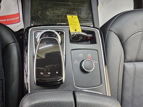 Used 2018 Mercedes-Benz GLE 350 w/ Premium 1 Package image 34