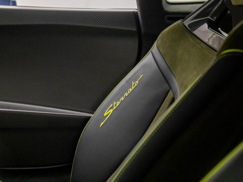 Used 2024 Lamborghini Huracan Sterrato AWD/4WD image 18