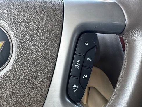Used 2012 Chevrolet Avalanche LTZ AWD/4WD image 22