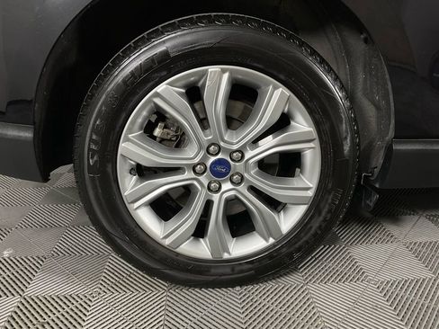 Used 2022 Ford Edge Titanium image 10