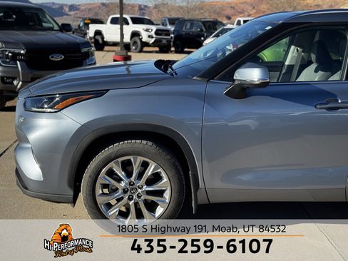 Used 2023 Toyota Highlander Limited image 12