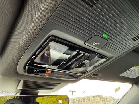 New 2026 Volkswagen Tiguan SE R-Line image 19