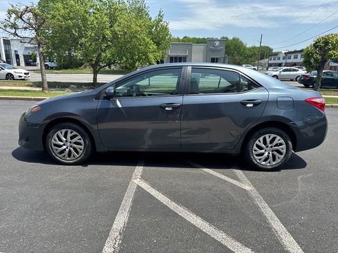 Used 2018 Toyota Corolla LE FWD image 6